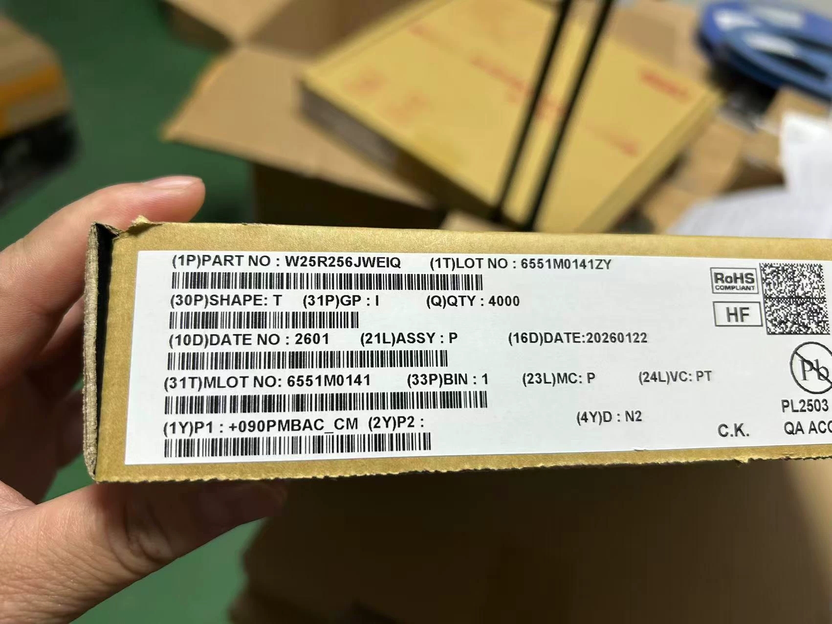 W25R256JWEIQ: SPI NOR Flash de alto rendimiento para sistemas embebidos de bajo consumo